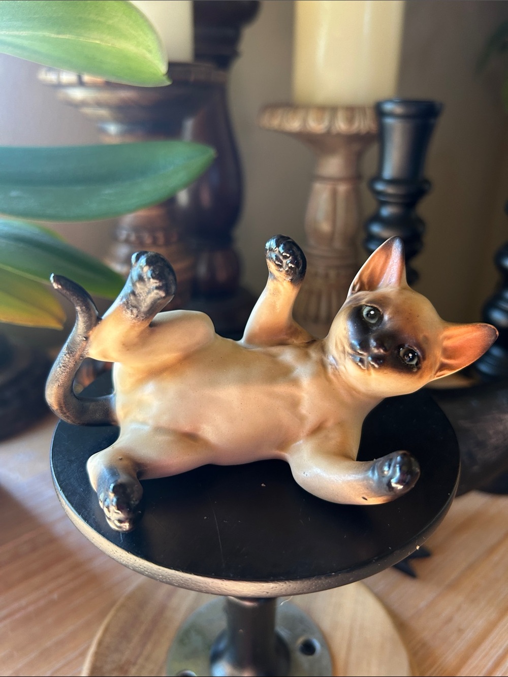 Vintage Lefton Siamese Kitten Figurine/Porcelain Laying Kitten